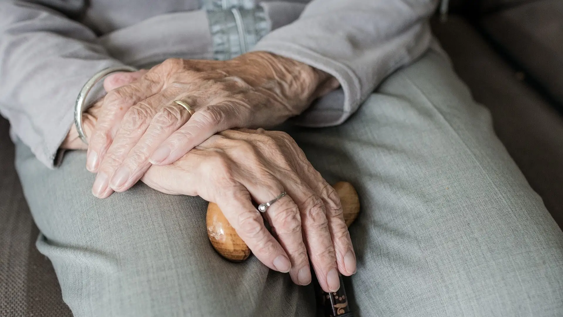 hands of an elderly woman