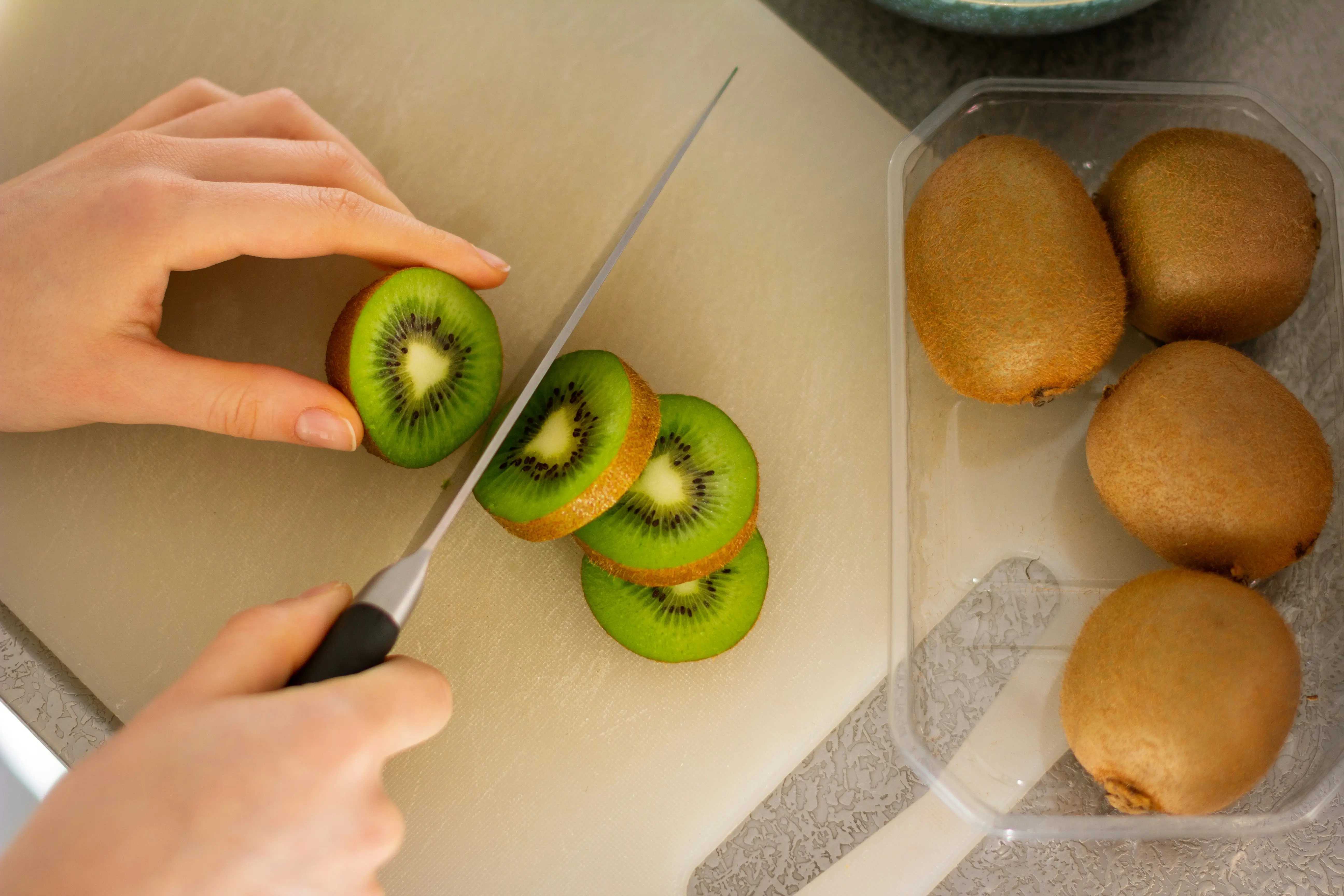 Cutting Kiwi